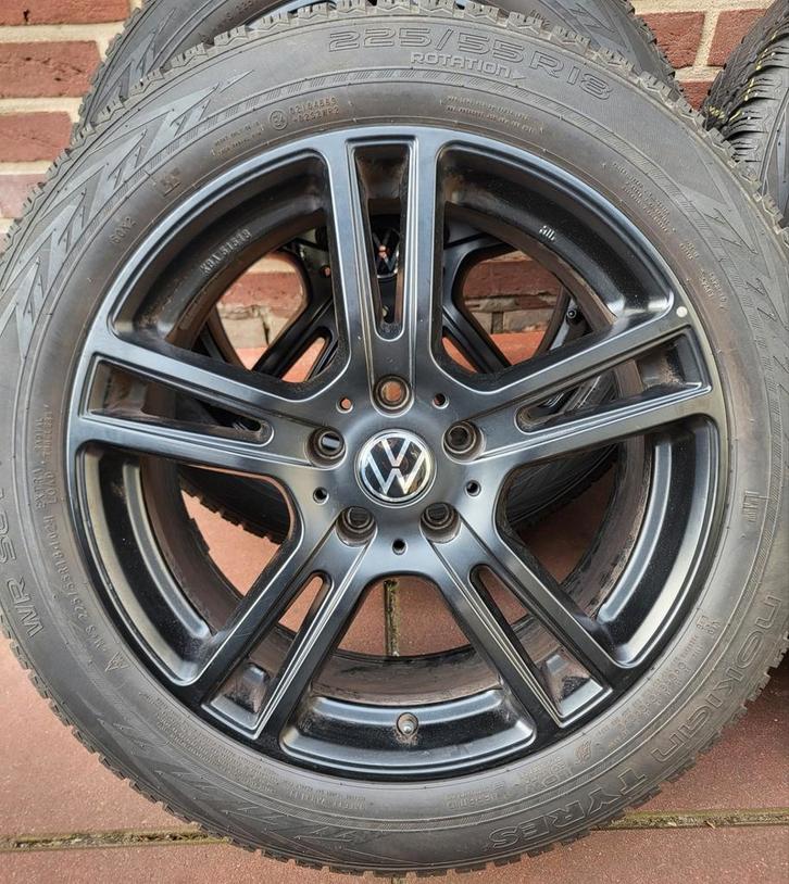 18 inch VW Tiguan Kodiaq velgen met winterbanden 5x112, Auto diversen, Wieldoppen, Zo goed als nieuw, Ophalen of Verzenden