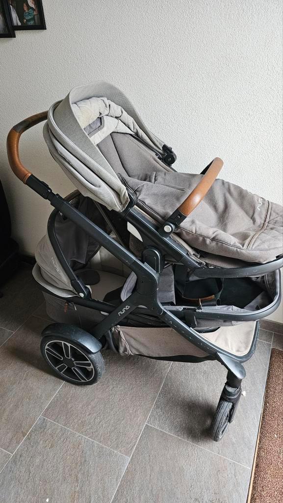 Nuna Demi Grow Kinderwagen, Kinderen en Baby's, Kinderwagens en Combinaties, Gebruikt, Kinderwagen, Overige merken, Duowagen, Verstelbare duwstang