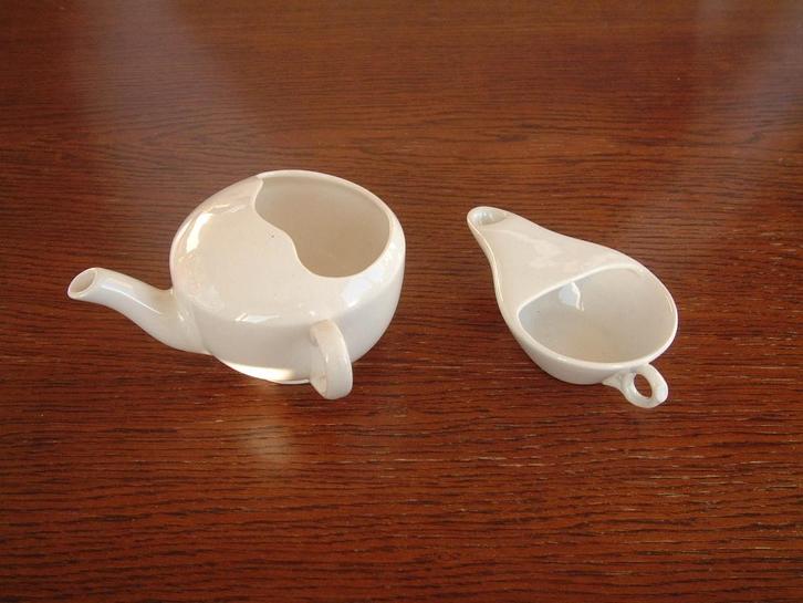 2 porselein drinkschuitjes drinktuitjes Societe Ceramique, Verzamelen, Overige Verzamelen, Gebruikt, Ophalen of Verzenden