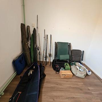 Visspullen: Hengels, Paraplu's & Stoelen beschikbaar voor biedingen