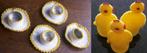 3 eierwarmers en 4 gehaakte eierdopjes voor Pasen kleur geel, Diversen, Nieuw, Ophalen of Verzenden