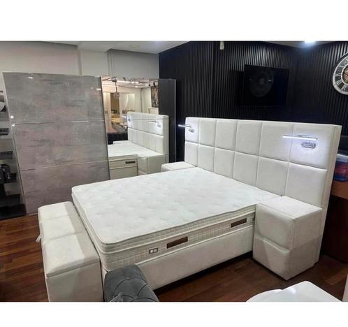 Luxe bed met opbergruimte (lift-up) with great mattress, Huis en Inrichting, Slaapkamer | Complete slaapkamers, Zo goed als nieuw