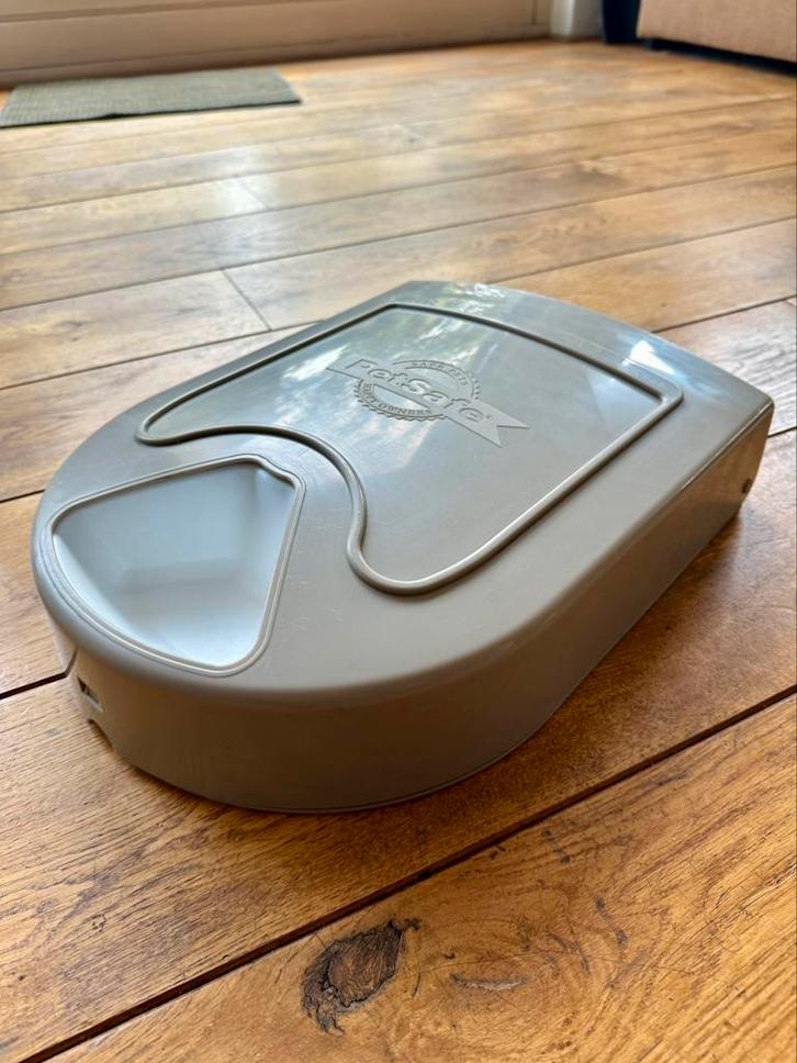 Petsafe programmable automatic feeder 5 meals, Dieren en Toebehoren, Kattenvoerbakken en Drinkbakken, Zo goed als nieuw, Automatisch