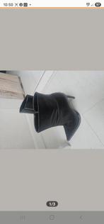 Korte zwarte laarsjes van de Zara nog nieuw maat 39, Ophalen of Verzenden, Nieuw, Zwart