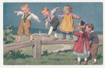 Kinderen lopen op een hekje.   beschikbaar voor biedingen