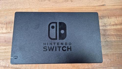 Nintendo Switch Dock, Spelcomputers en Games, Spelcomputers | Nintendo Consoles | Accessoires, Zo goed als nieuw, Switch, Oplader of Kabel