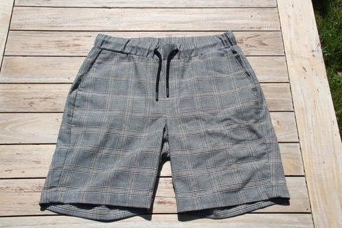 Korte ruit pantalon/broek van het merk District maat small., Kleding | Heren, Broeken en Pantalons, Zo goed als nieuw, Maat 46 (S) of kleiner