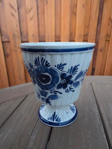 Delfts Blauw Bloempot op Voet beschikbaar voor biedingen