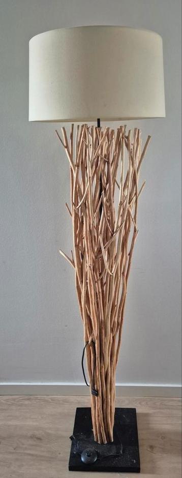 Sta lamp beschikbaar voor biedingen