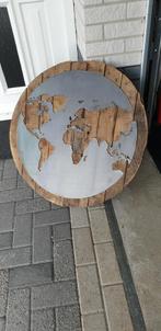 Robuuste wereld kaart op dikke houten plaat., Ophalen of Verzenden, Zo goed als nieuw