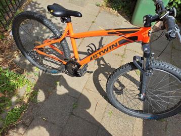 BTWIN fiets goede conditie  beschikbaar voor biedingen
