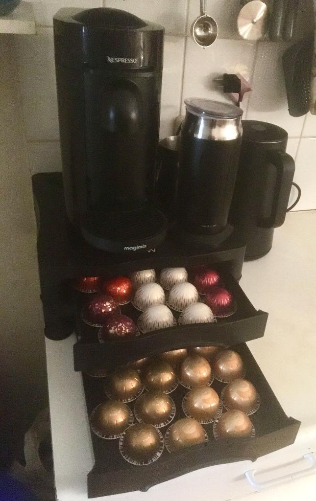 Lades onder nespresso of dolce gusto.  Met pootjes (kunnen e, Diversen, Bureau-accessoires, Zo goed als nieuw, Ophalen of Verzenden