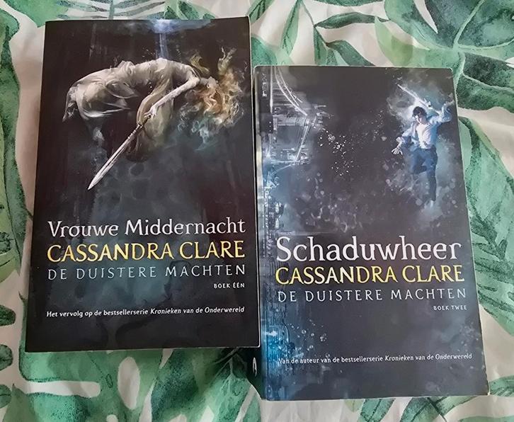 Cassandra Clare: Vrouwe Middernacht + Schaduwheer, pb NL, Boeken, Fantasy, Ophalen of Verzenden