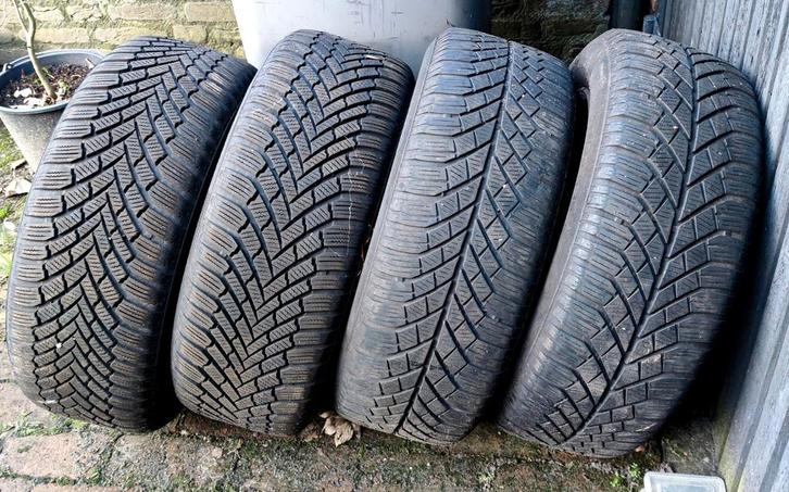 Vier winterbanden op stalen velgen, Auto-onderdelen, Banden en Velgen, Banden en Velgen, Winterbanden, 16 inch, 205 mm, Personenwagen