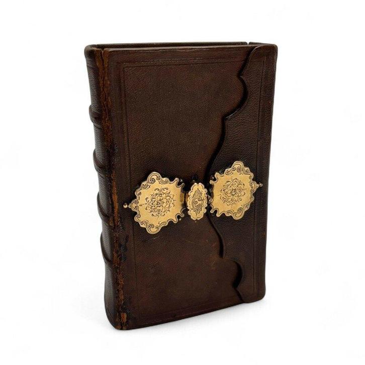 Statenbijbel met gouden slot, Antiek en Kunst, Antiek | Boeken en Bijbels, Ophalen of Verzenden