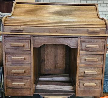 Secretaire kast/bureau van eiken beschikbaar voor biedingen