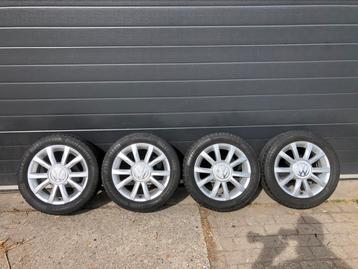 VW Up Ravenna 15 inch schadevrij velgen met zomerbanden 