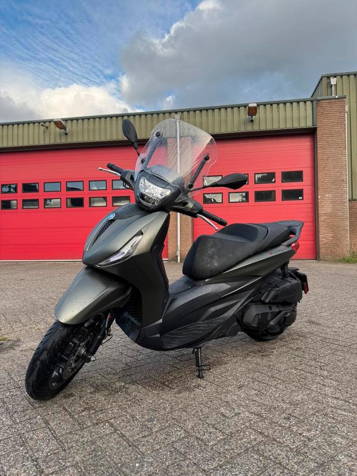 Piaggio Beverly 400S HPE 2023, Fietsen en Brommers, Scooters | Piaggio, Zo goed als nieuw, Overige modellen, Benzine, Ophalen