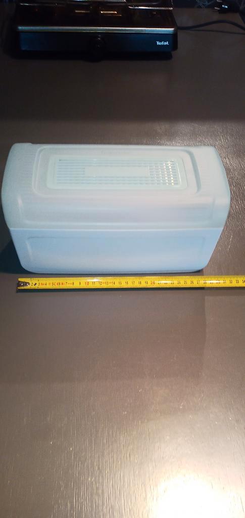 Tupperware Brooddoos - Perfect voor vers brood!, Huis en Inrichting, Keuken | Tupperware, Gebruikt, Bus of Trommel, Blauw, Wit