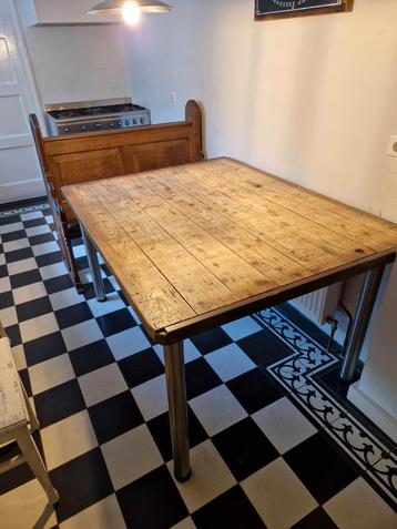 tafel steenschot met metalen poten  beschikbaar voor biedingen