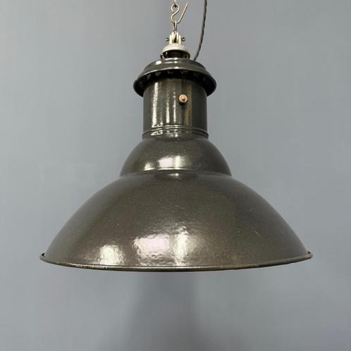 Oude antieke Franse middelgrote zwart emaille hanglamp, Huis en Inrichting, Lampen | Hanglampen, Gebruikt, Minder dan 50 cm, Metaal