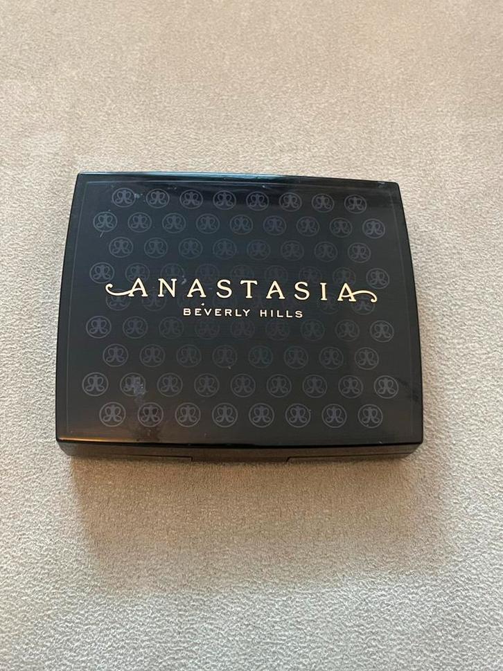 Anastasia Blush Trio - Peach Love, Sieraden, Tassen en Uiterlijk, Uiterlijk | Cosmetica en Make-up, Zo goed als nieuw, Make-up