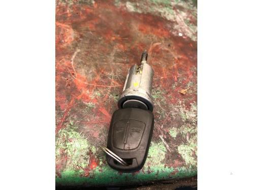 Kontaktslot + Sleutel van een Opel Meriva, Auto-onderdelen, Overige Auto-onderdelen, Opel, Gebruikt, 3 maanden garantie, Ophalen of Verzenden