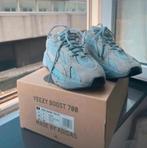 Adidas Yeezy Boost V2 'Hospital Blue', Ophalen of Verzenden, Zo goed als nieuw, Blauw