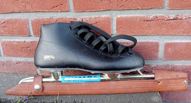 Armada schaatsen laag model maat 38, Sport en Fitness, Schaatsen, Zo goed als nieuw, Noren, Overige merken, Ophalen