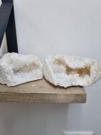 Mooie grote bergkristal geode, Verzamelen, Mineralen en Fossielen, Ophalen of Verzenden, Mineraal