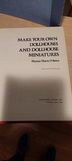 Boek over poppenhuis miniaturen, Ophalen of Verzenden, Overige onderwerpen