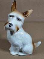 TERRIER VINTAGE BEELDJE WIT/BRUIN HONDJE, Verzamelen, Verzenden, Zo goed als nieuw, Dier