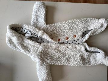 Heerlijk zacht en warm pakje voor een baby maat 56 beschikbaar voor biedingen