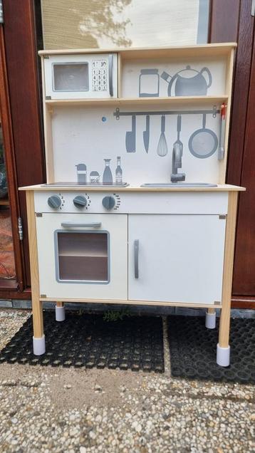 Speelgoed kinderkeuken zoekt nieuwe kok beschikbaar voor biedingen