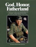 God, honour, fatherland
A Photo History "GrossDeutschland", Ophalen of Verzenden, Tweede Wereldoorlog, Zo goed als nieuw, Landmacht