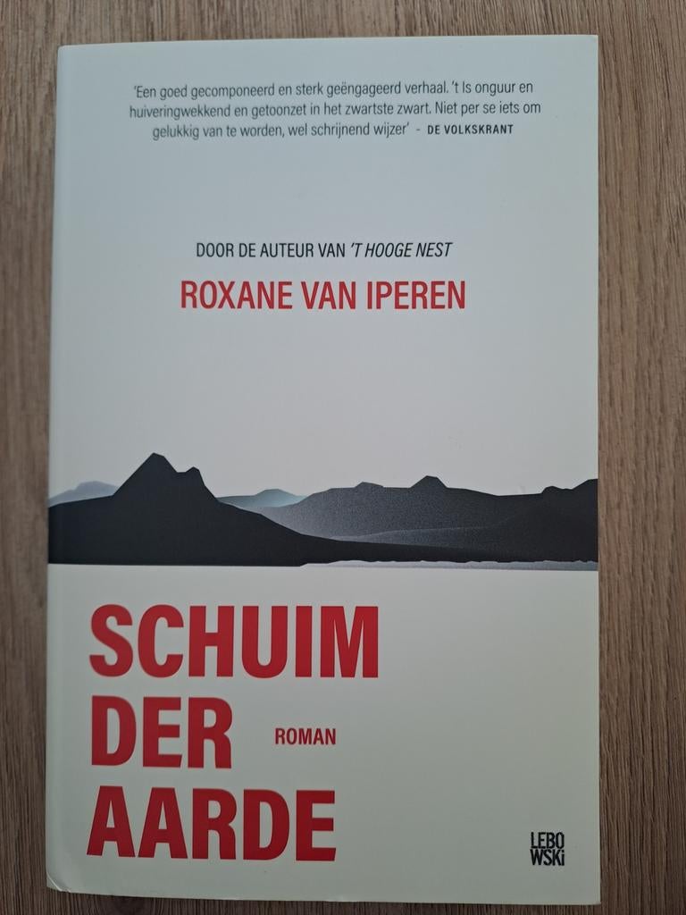 Schuim der Aarde - Roxanne van Iperen - Roman, Boeken, Ophalen of Verzenden
