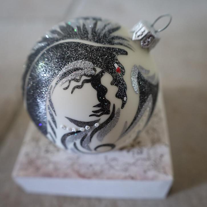 Handbeschilderde kerstbal met draak circa 10 cm, Diversen, Kerst, Nieuw, Ophalen of Verzenden