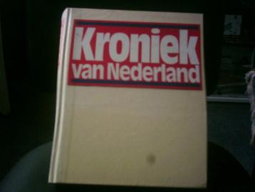 kroniek van nederland dik boek 1100 pagina,s beschikbaar voor biedingen