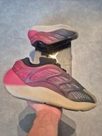 Adidas Yeezy 700 V3 Fade Carbon (44), Overige kleuren, Ophalen of Verzenden, Sneakers of Gympen, Adidas Yeezy