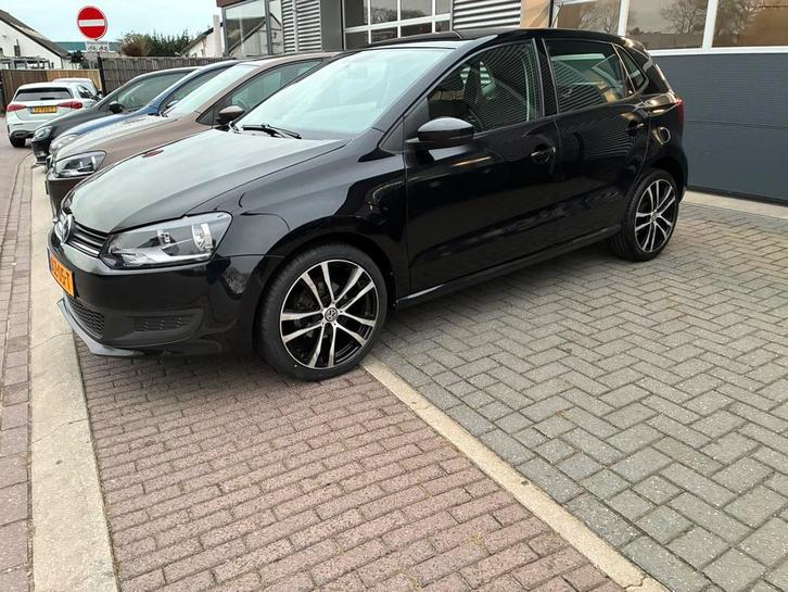 Volkswagen Polo 1.2 TSI 90 pk 2013 Zwart 5D, Auto's, Volkswagen, Bedrijf, Polo, Benzine, Hatchback, Handgeschakeld, Geïmporteerd