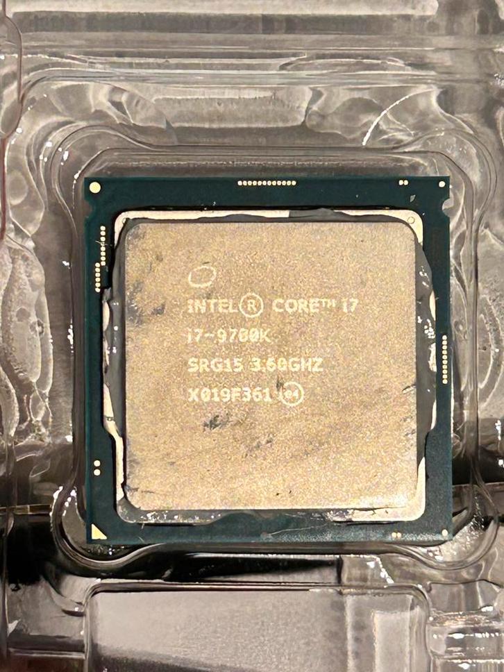 Intel core i7 9700k ( ook met moederbord en watercooler), Computers en Software, Processors, Zo goed als nieuw, 8-core, 3 tot 4 Ghz