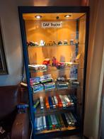 Vitrine kast met modelauto's bieden na waarde, Ophalen, Zo goed als nieuw, 25 tot 50 cm, 50 tot 100 cm