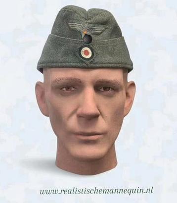 Realistisch geschilderde mannequin hoofd  beschikbaar voor biedingen