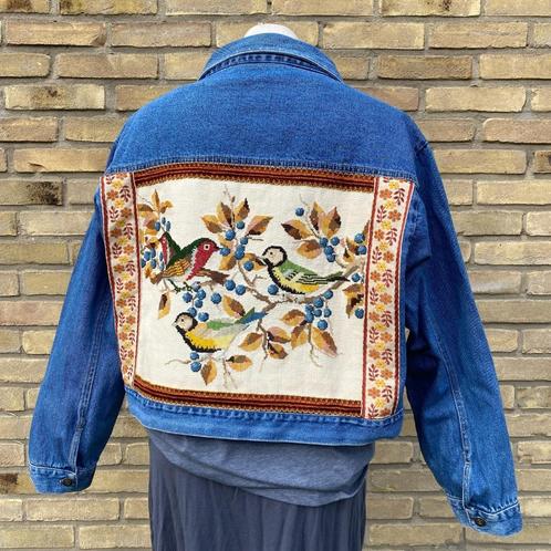 upcycled spijkerjas met borduurwerk (uniek exemplaar) adv 4, Kleding | Dames, Jassen | Zomer, Gedragen, Maat 46/48 (XL) of groter