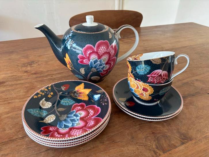 Studio Pip Denim Blue Theeservies, Huis en Inrichting, Keuken | Servies, Zo goed als nieuw, Compleet servies, Overige stijlen