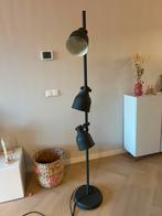 Grijze IKEA vloerlamp met 3 spots, Huis en Inrichting, Lampen | Vloerlampen, Ophalen, Zo goed als nieuw, Metaal, 150 tot 200 cm