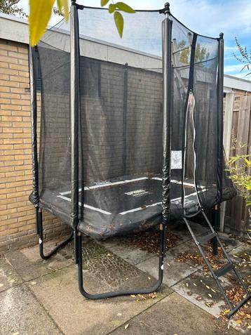 Spring Trampoline 214x153 - Zo goed als nieuw! beschikbaar voor biedingen