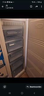 Vriezer, Witgoed en Apparatuur, Vriezers en Diepvrieskisten, Ophalen of Verzenden, Zo goed als nieuw, Vrijstaand