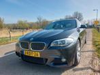 BMW 5-Serie 528I Touring M-pakket NL auto AUT 2013 Grijs, Auto's, BMW, Automaat, Euro 5, Achterwielaandrijving, Zwart