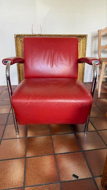 Leolux Scylla rood leder beschikbaar voor biedingen